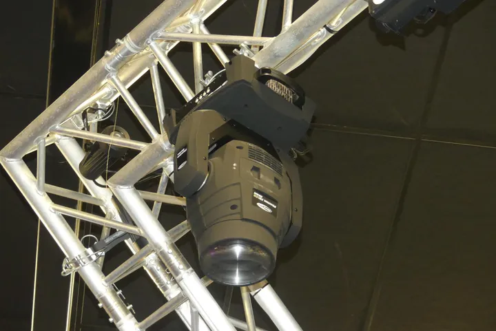 Showtec Moving Head Strahler Modell: Phantom 75LED Beam